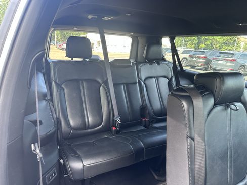 Used 2024 Jeep Wagoneer L Series II w/ Flexible Seating Group RWD image 27