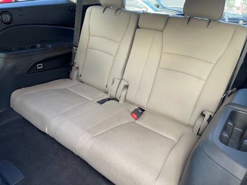 Used 2021 Honda Pilot Touring image 12