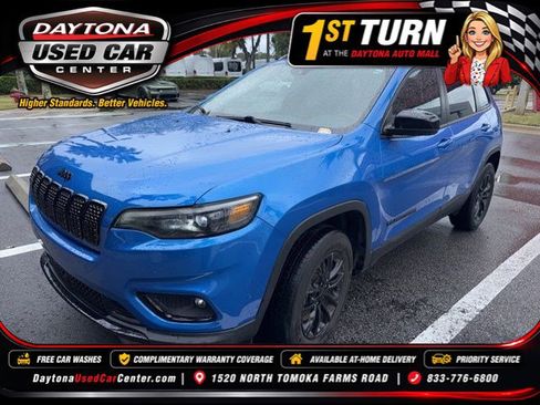 Certified 2023 Jeep Cherokee Altitude Lux AWD/4WD image 1