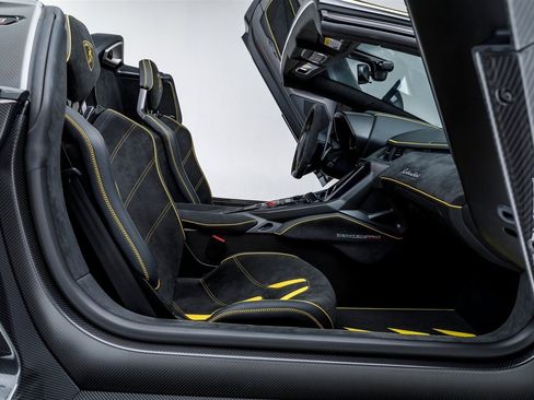 Used 2017 Lamborghini Centenario LP 770-4 image 10