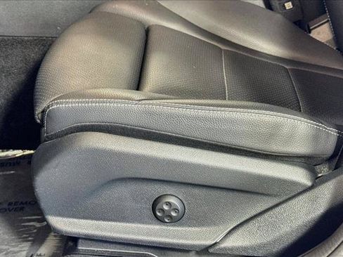 Used 2023 Mercedes-Benz GLC 300 4MATIC Coupe image 18