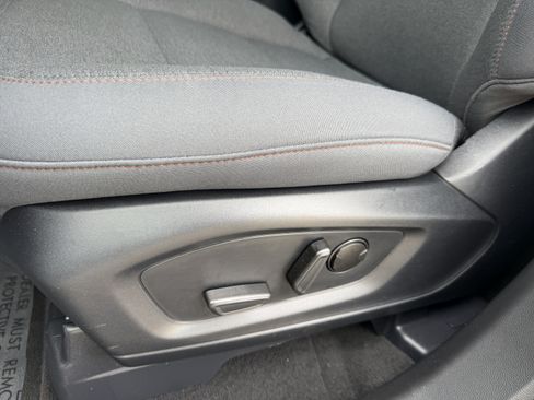 Used 2025 Ford Explorer Active RWD image 14