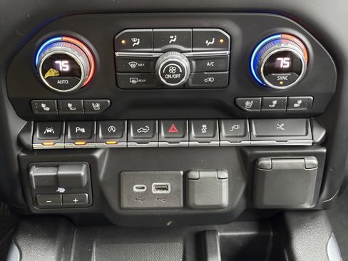 Used 2020 Chevrolet Silverado 1500 High Country w/ Technology Package image 24