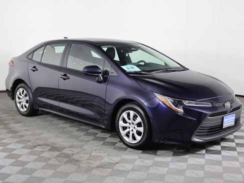 Used 2024 Toyota Corolla LE image 4
