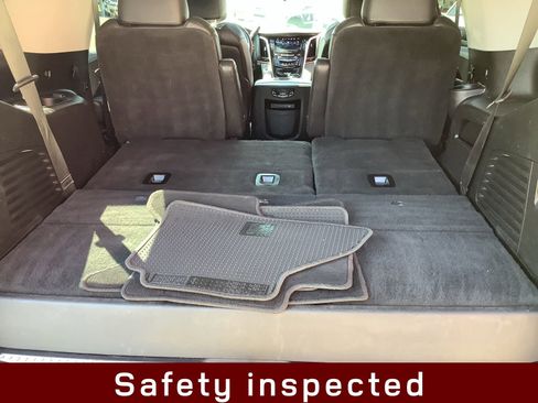Used 2019 Cadillac Escalade Luxury image 11