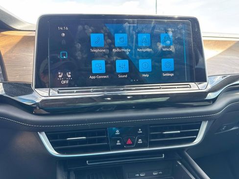 Used 2025 Volkswagen Atlas SE FWD image 25