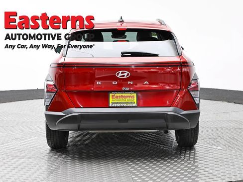 Used 2025 Hyundai Kona SEL FWD image 6