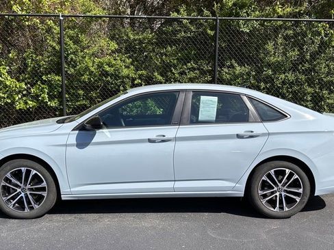 Used 2025 Volkswagen Jetta Sport image 8