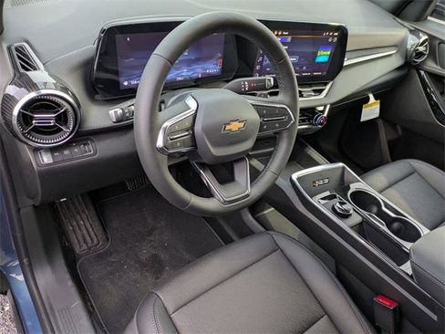 New 2026 Chevrolet Equinox LT w/ Convenience Package II image 11