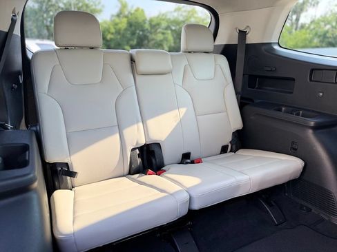 Used 2021 Kia Telluride S FWD image 25