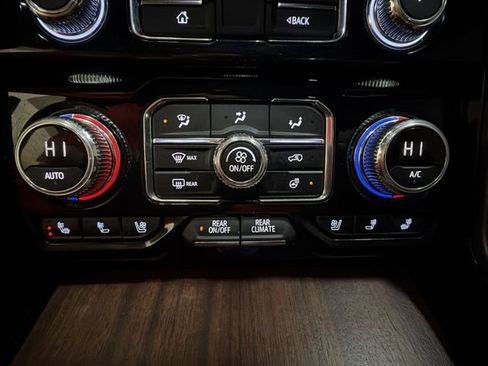 Certified 2023 GMC Yukon XL Denali Ultimate image 19