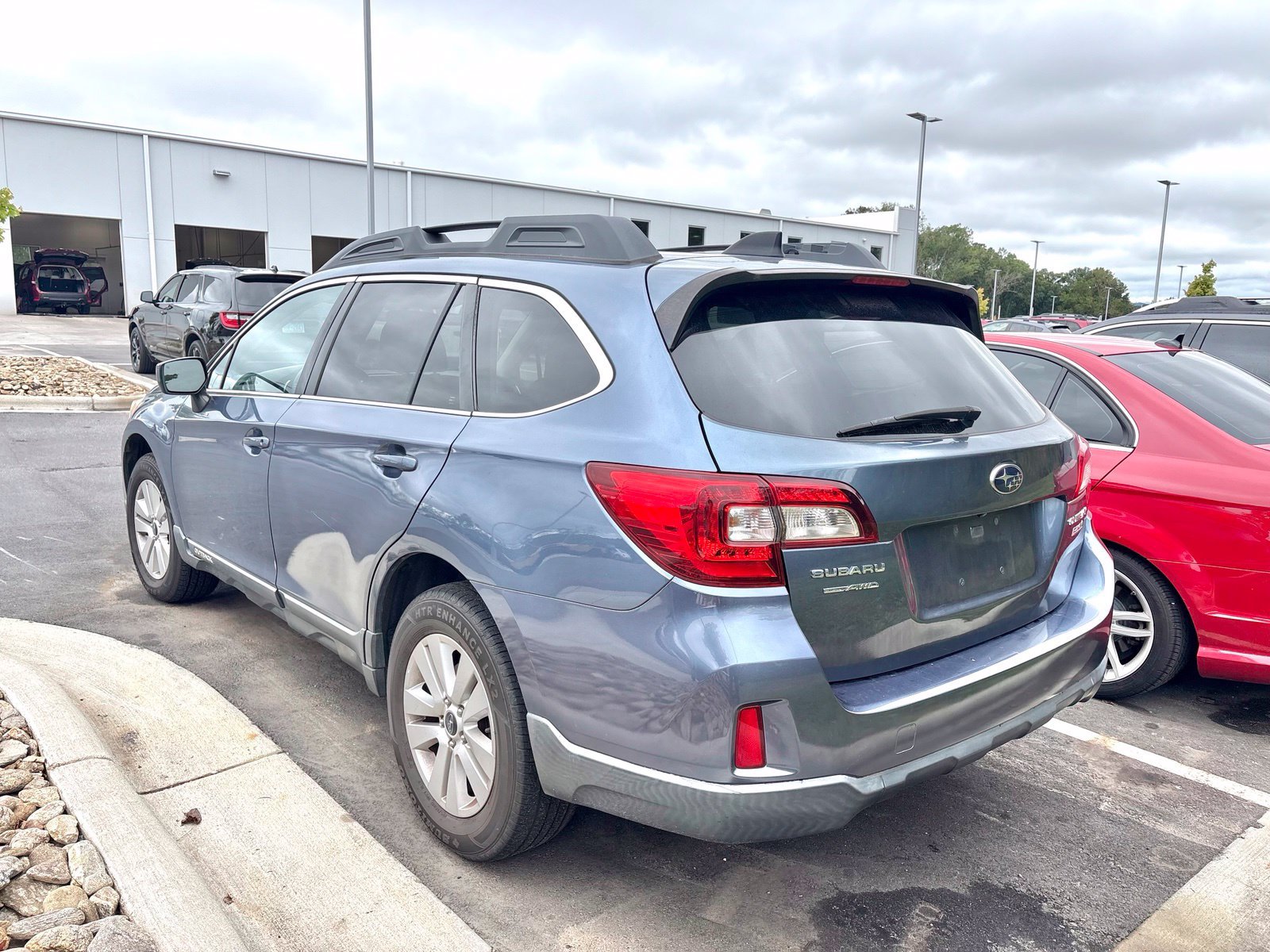 Used 2016 Subaru Outback 2.5i Premium AWD/4WD image 4