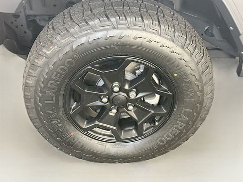 Used 2023 Jeep Wrangler Unlimited w/ Cold Weather Group AWD/4WD image 34