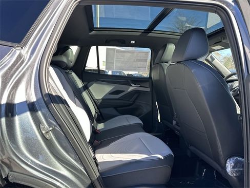 New 2026 Volkswagen Tiguan SE R-Line image 29