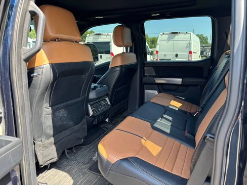 Used 2024 Ford F250 Platinum AWD/4WD image 12