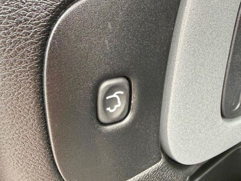 Used 2017 Jeep Cherokee Trailhawk w/ Comfort/Convenience Group AWD/4WD image 39