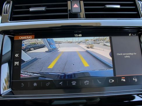 Used 2019 Land Rover Discovery HSE image 34