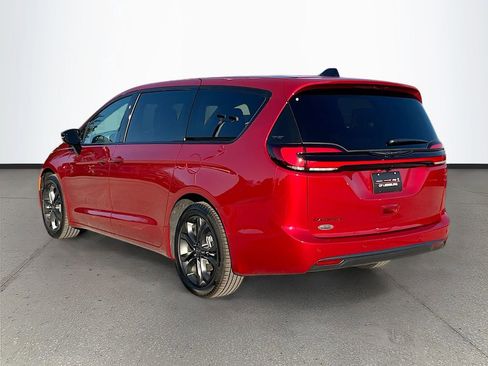 New 2026 Chrysler Pacifica Select FWD image 5