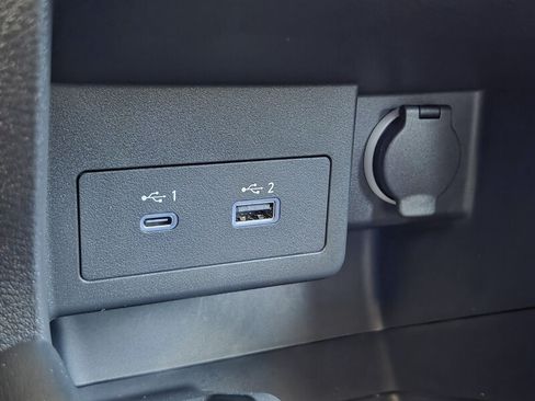 Used 2023 Nissan Kicks SR w/ SR Premium Package FWD image 31