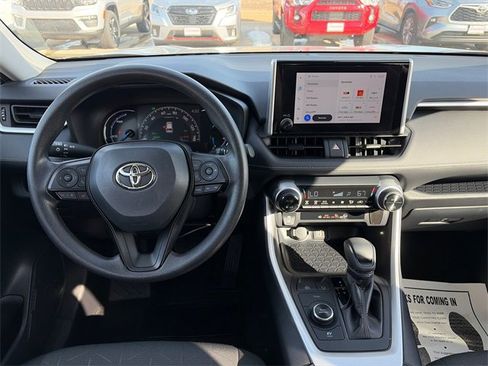 Used 2025 Toyota RAV4 XLE image 15