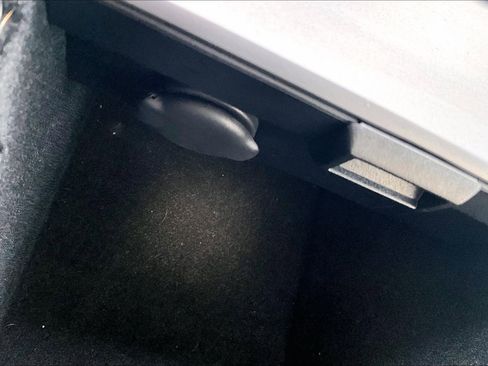 Used 2023 Tesla Model Y Long Range image 30