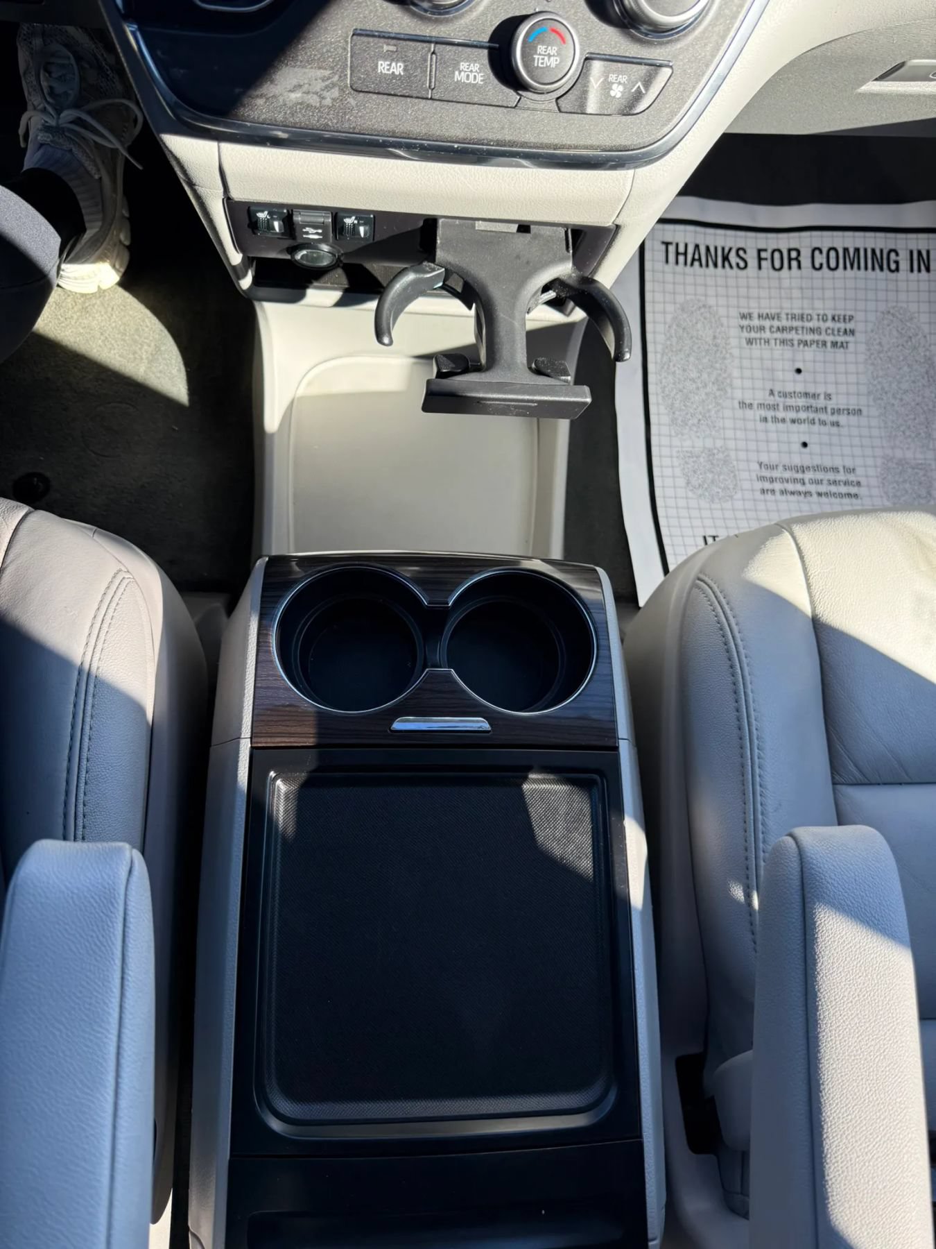 Used 2018 Toyota Sienna XLE w/ XLE Navigation Package FWD image 36