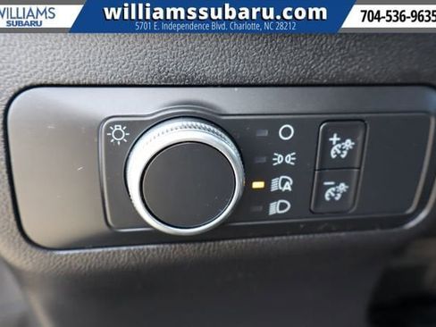 Used 2020 Ford Escape SE image 21