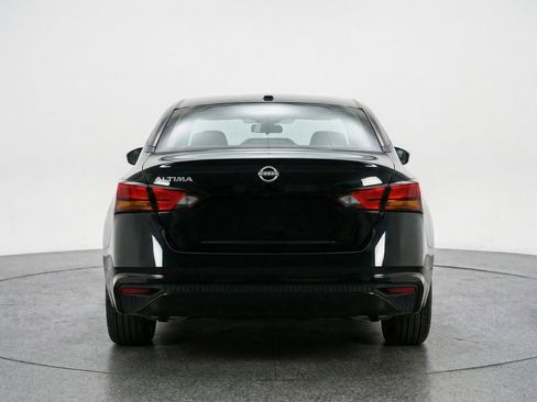 Used 2025 Nissan Altima 2.5 SV FWD image 7