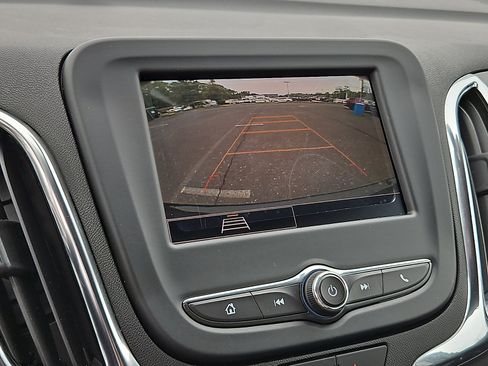 Used 2022 Chevrolet Equinox LT AWD/4WD image 17