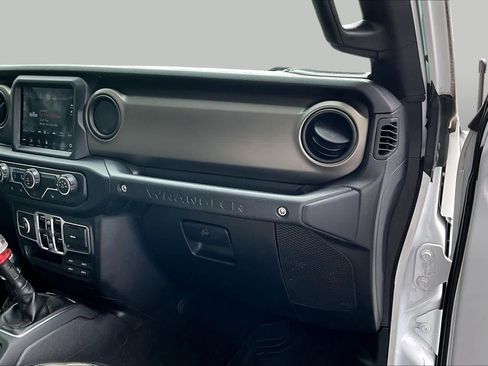 Used 2018 Jeep Wrangler Unlimited Sport S AWD/4WD image 18