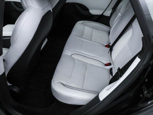 Used 2023 Tesla Model S Plaid image 13