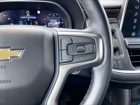 Used 2023 Chevrolet Suburban Premier AWD/4WD image 19