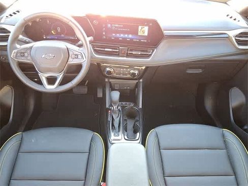 Used 2025 Chevrolet TrailBlazer ACTIV image 25