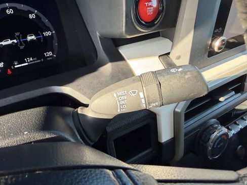 Certified 2024 Toyota Tacoma TRD Off-Road image 28