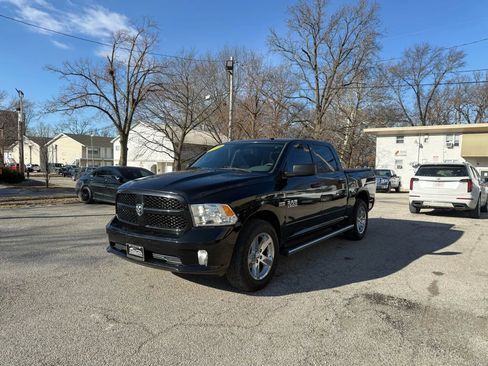 Used 2018 RAM 1500 Express w/ Express Value Package image 3