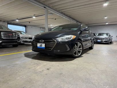 Used 2017 Hyundai Elantra Limited w/ Limited Tech Package 04