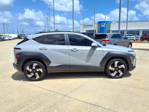 Used 2024 Hyundai Kona Limited FWD image 8