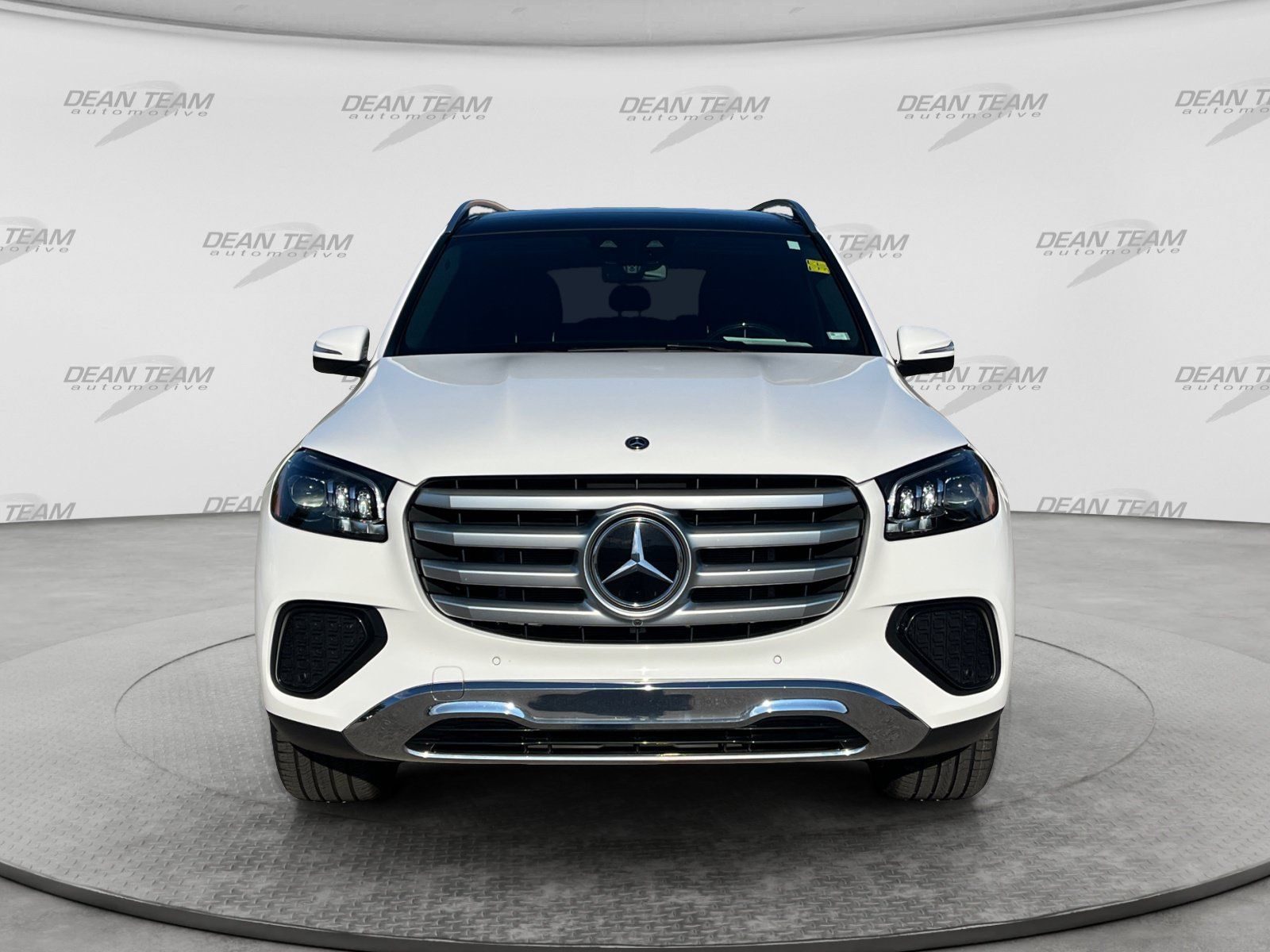 Used 2024 Mercedes-Benz GLS 450 4MATIC image 2