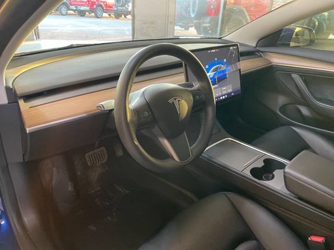 Used 2023 Tesla Model 3 Standard Range image 16