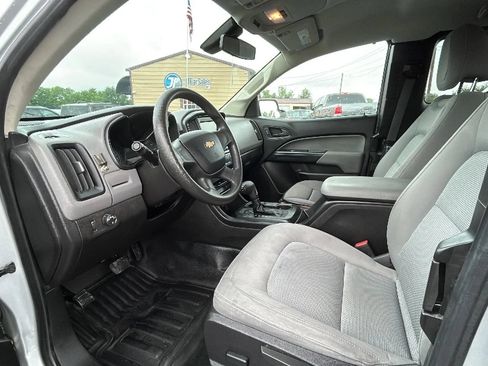 Used 2018 Chevrolet Colorado W/T RWD image 2
