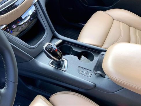 Used 2017 Cadillac XT5 Platinum w/ Driver Assist Package image 17