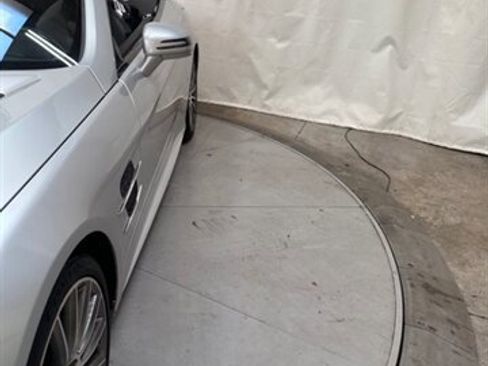 Used 2017 Mercedes-Benz SL 550 image 12