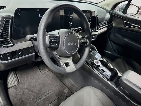 Used 2023 Kia Sportage LX image 16