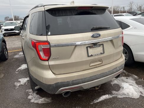 Used 2017 Ford Explorer XLT w/ Equipment Group 202A image 11