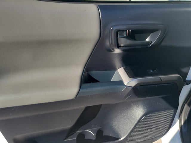 Used 2018 Toyota Tacoma SR5 RWD image 13