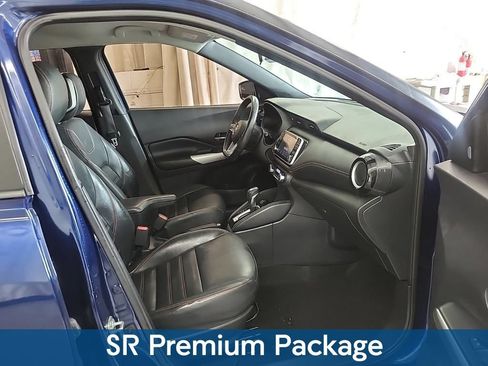 Used 2020 Nissan Kicks SR w/ SR Premium Package FWD image 2