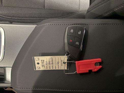 New 2026 Chevrolet Equinox EV LT image 19