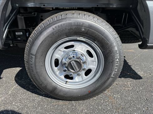 New 2026 Ford F250 XL w/ XL Driver Assist Package RWD image 19