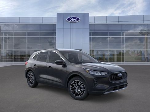 New 2025 Ford Escape SE FWD image 30