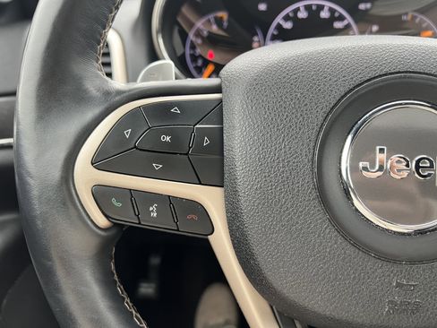 Used 2017 Jeep Grand Cherokee Limited image 21